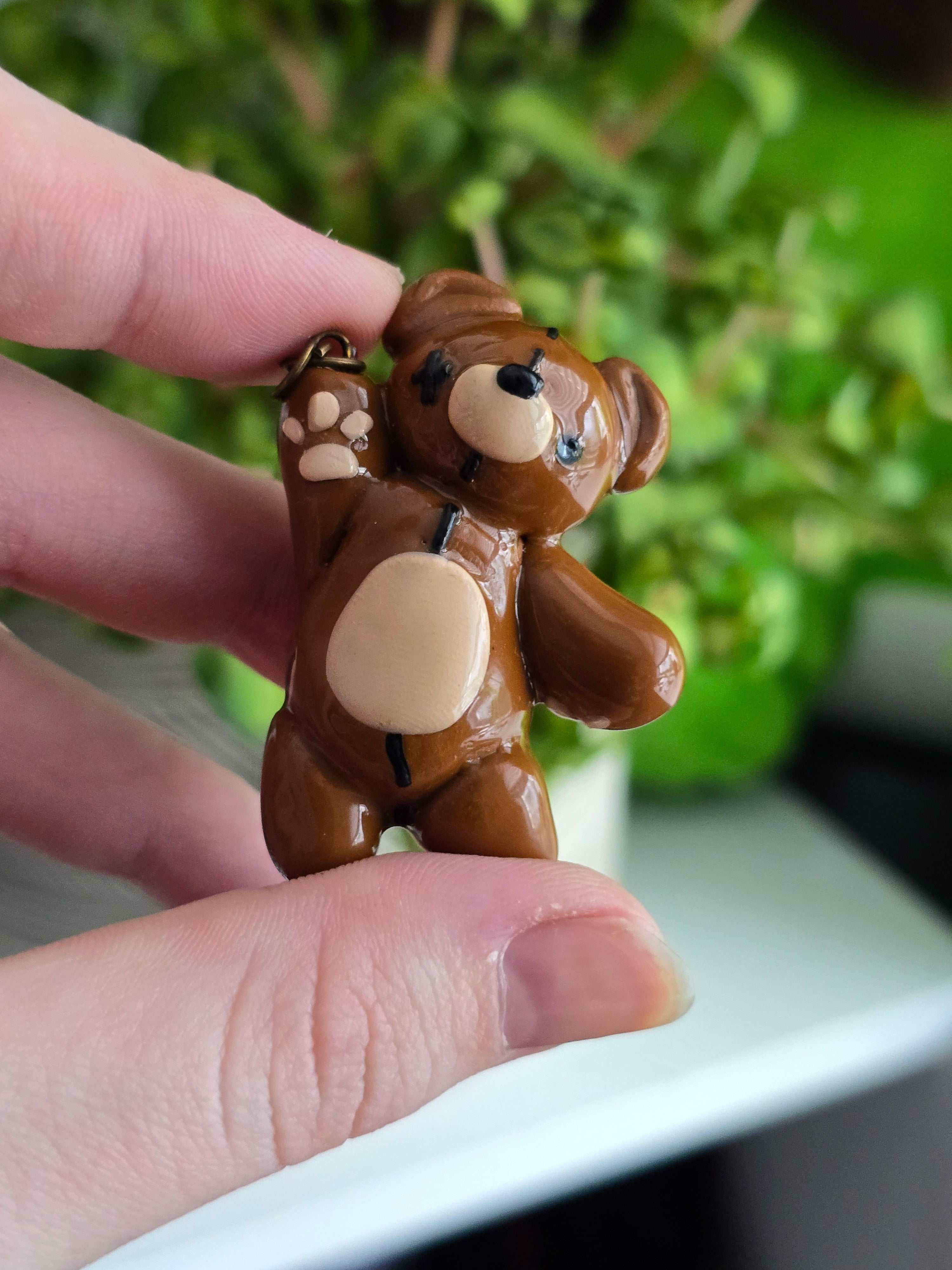 Brown teddy bear keychain - extra lovd